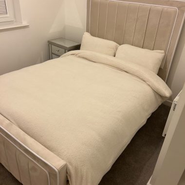 Border Strip with Piping Bed