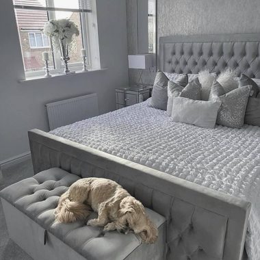 Chesterfield Bed